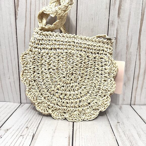 NWT Forever 21 Girls Bohemian Straw Scalloped Strap Beach Purse - Picture 1 of 10